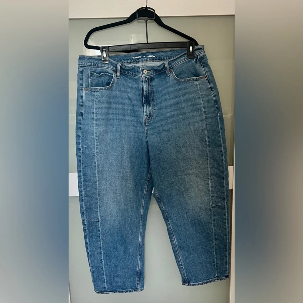 Old Navy Women's Cropped barrel leg Blue Jeans - Picture 1 of 2